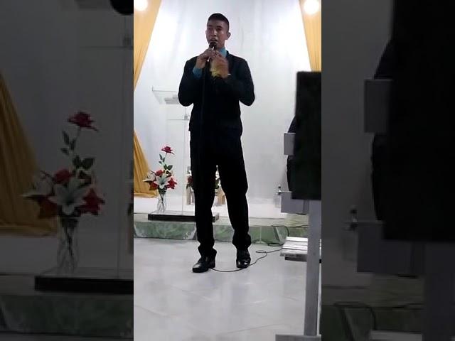 Alejandro Torres En la iglesia Asamblea de Dios Paraguaya