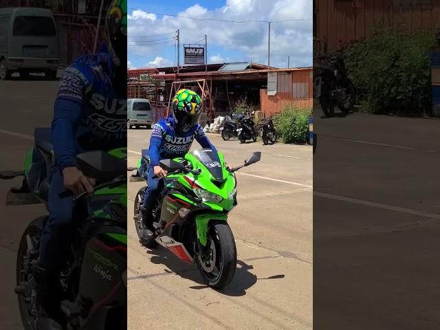 Ninja ZX25R Down Shift Sound