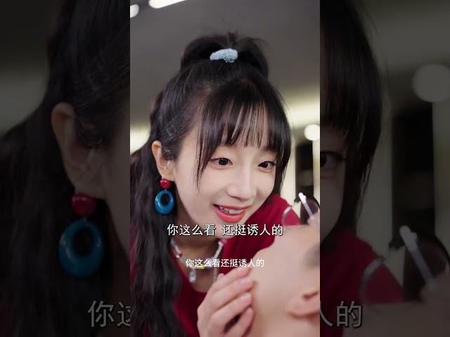 Embarrassing ！ I was caught kissing the CEO secretly~#短劇#甜宠#愛情#都市#最新熱門短劇推薦#shorts