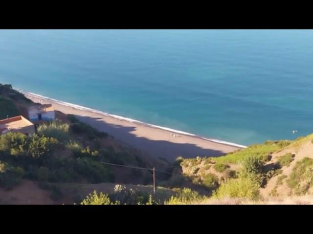 plage sauvage au nord du Maroc