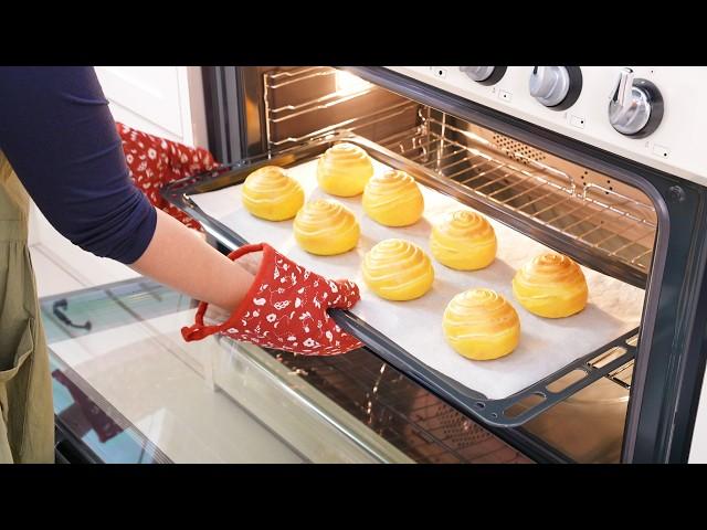 Custard Cream Pumpkin Bread｜Apron