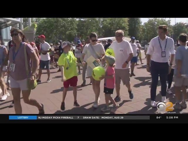 Huge crowds in Flushing Meadows for U.S. Open