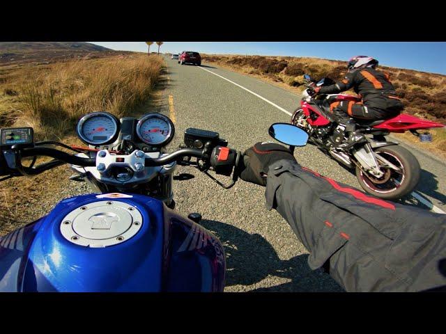 Honda Hornet 600 Chasing BMW S1000RR Wiclow Gap