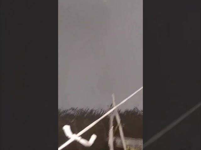 очень красиво клюнул окунь еще и хороший