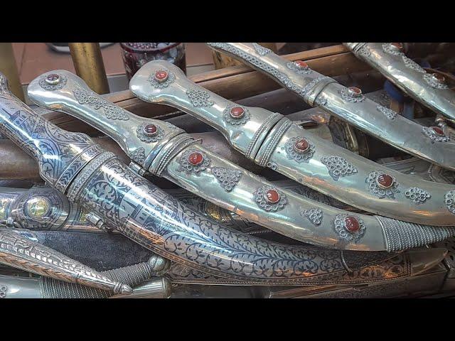 ANTIQUE MARKET OLD BAZAAR IN GRAND BAZAAR ISTANBUL, ANTIQUE SHOPS IN ISTANBUL, SILVER, 4k