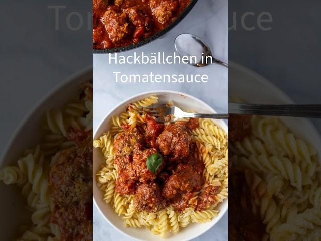 Hackbällchen in Tomatensauce - italienische Fleischbällchen  günstig und einfach Hackfleisch Rezepte