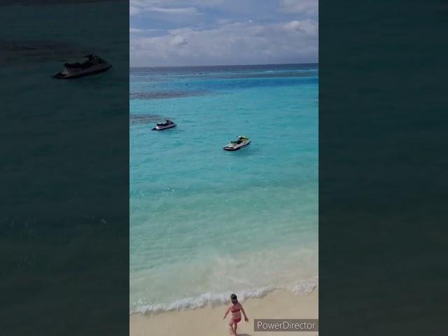 Maldives: Sunshine again - Fun time! Villa Nautica - Water Sport Bar - Beach. Day 4.