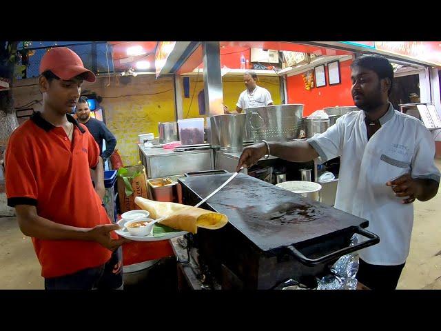 $1.50 Masala Dosa at Chowpatty Beach, Mumbai. 