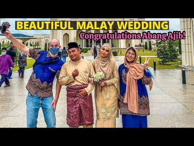 First Time experience at TRADITIONAL MALAY WEDDING (as dulang man and woman!) - MALAYSIA TRAVEL VLOG