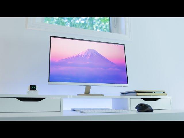 Minimalist Desk Setup Tour by Kevin Riazi (2017)