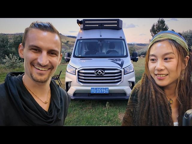 Sie kommt mit dem Wohnmobil aus CHINA! (Vanlife Vlog Georgien)