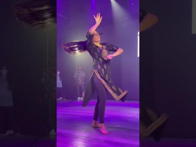 My happy place ‍️ #bollywood #sangeet #desigirl #dancecover #bolnahalkehalke