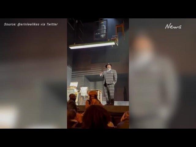 Broadway actor breaks character to deal with disruptive audience member