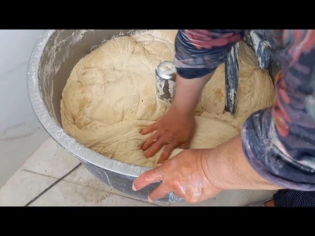 Asian village bakery vlog | How do they bake and sell 5000 traditional bread a day?