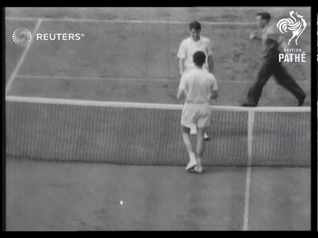 Tennis match at Wimbledon (1951)