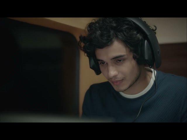 Dell presents the 2022 festive campaign. Train. 3/3