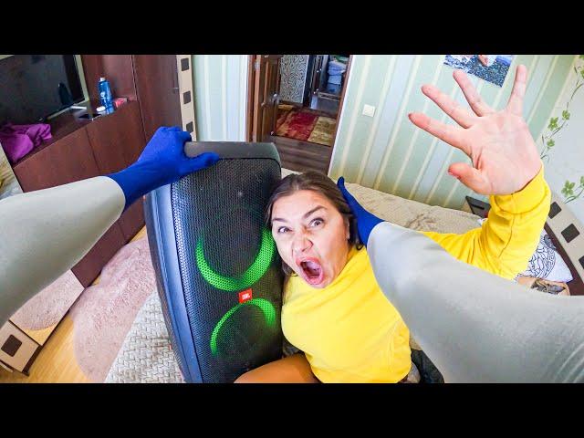 TEAM BATMAN BROS PRANK HIS MOM WITH THE SPEAKER @upgirl  ( Comedy Parkour pov in Moldova )