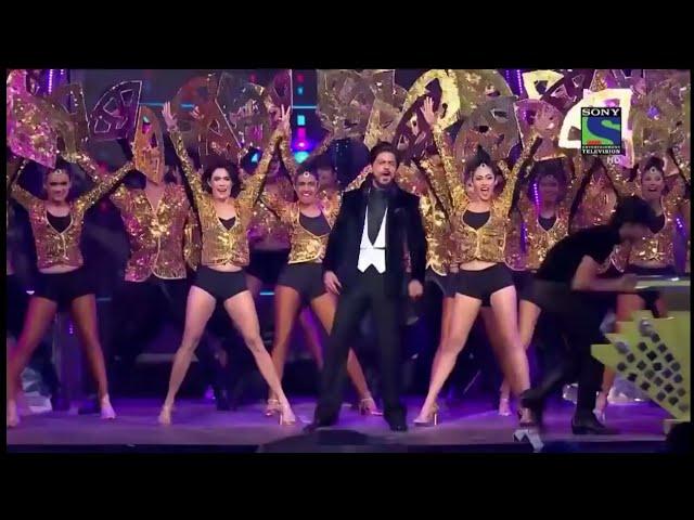 Shah Rukh Khan's Grand Entry in Filmfare Awards | SRK | Karan Johar | Kapil Sharma ~ Filmfare