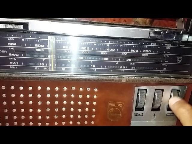 My Vintage PHILIPS Commander 3 band radio made by PHILIPS INDIA in 1973 (Not for sell).