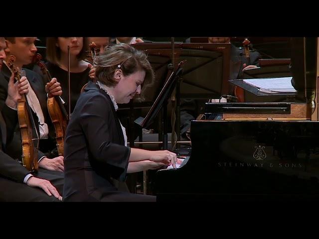 W. A. MOZART - Piano Concerto No. 24, K. 491 / State Symphonу Capella of Russia, Polina OSETINSKAYA