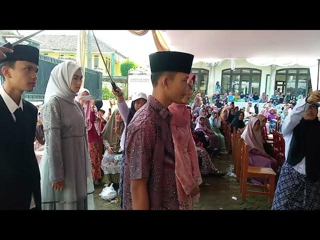 prosesi penyambutan wisudawan wisudawati MTs dan MA Al-Irfaniyyah Cisaat Sukabumi