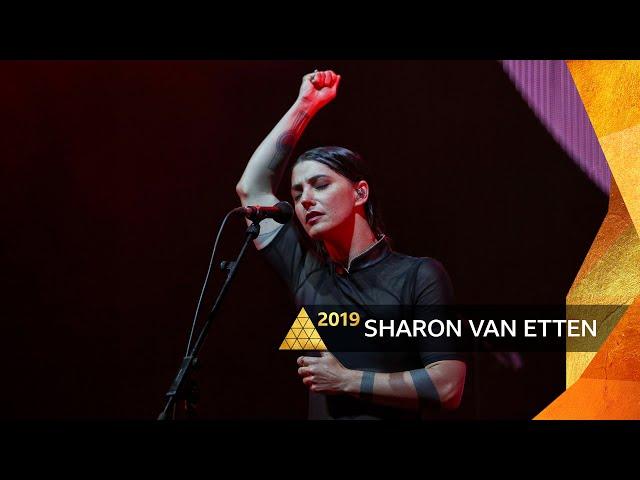 Sharon Van Etten - Seventeen (Glastonbury 2019)