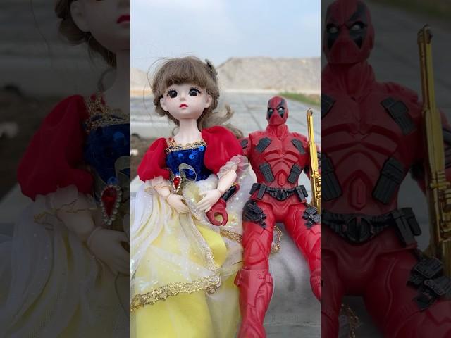 WIFE DEADPOOL NOT WOLVERINE - Marvel Toys #shorts