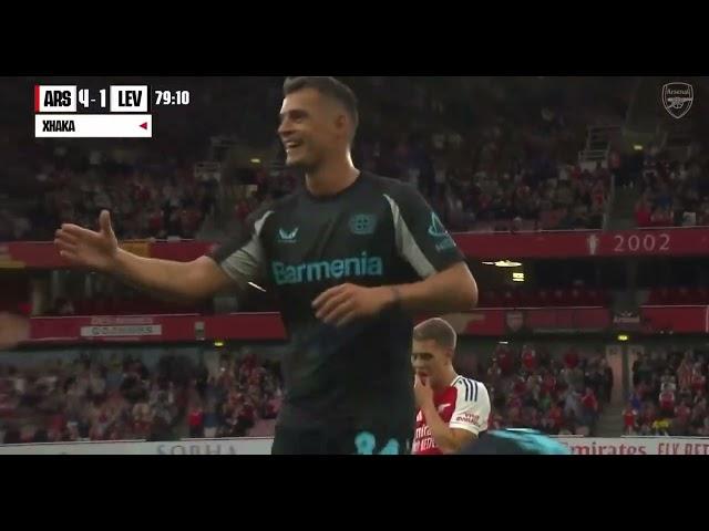 Granit Xhaka receives a standing ovation from the Emirates #afc #EmiratesCup @arsenal