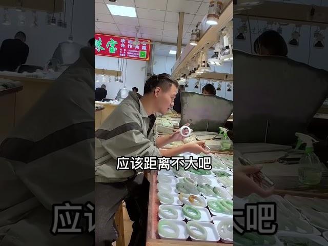 一万左右能够找到什么样的种水翡翠手镯？ 5