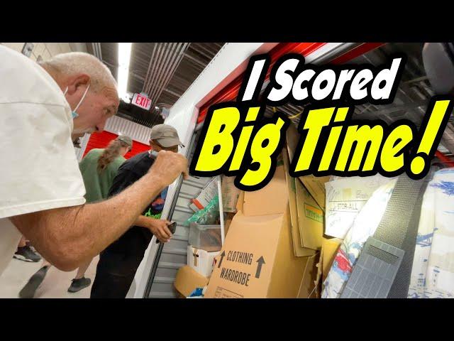 I SCORED BIG TIME at the live U-Haul storage auctions. I bought 2 lockers and they look great!