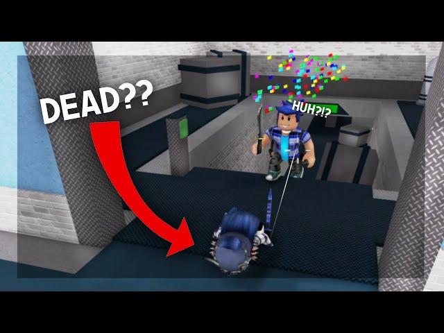 I PRETENDED to be DEAD in MM2 *NEW GLITCH* (Murder Mystery 2)