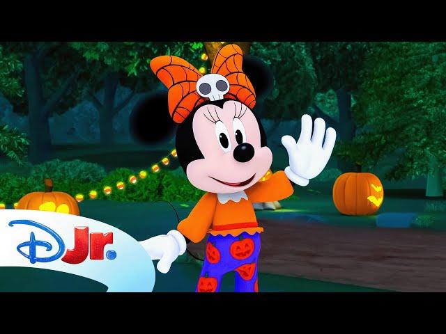 Minnie's Bow-Toons: Camp Minnie ️ | A Shadow and a Doubt | @disneyjr​