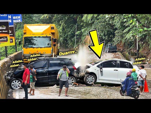 PKJR MENDADAK CEMAS !!! Benturan Keras, Mobil Toyota Yaris Rusak Bagian Kabin & Mesin