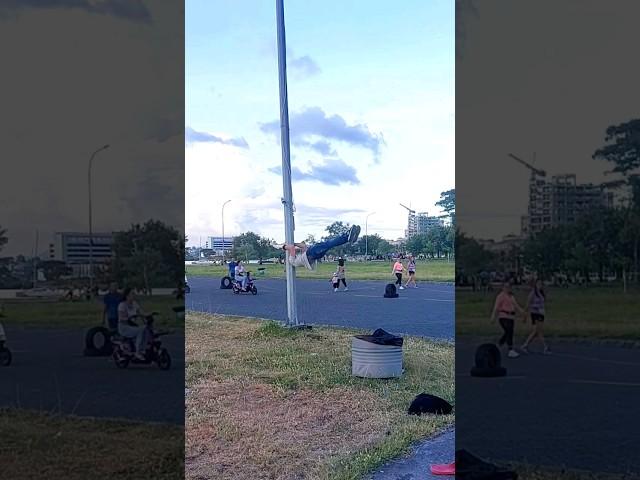 just a simple freestyle ^_^ #calisthenics #shoulderflag #streetworkout #calisthenicspublic