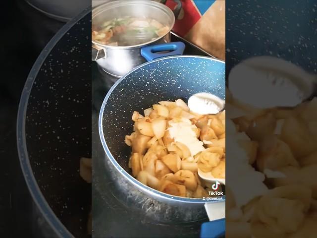 Adam Byatt - Roasting Veg. for Cream Soup (Spinach) (Pt. 5) / Roosevelt ft. Daer Izak - Montreal