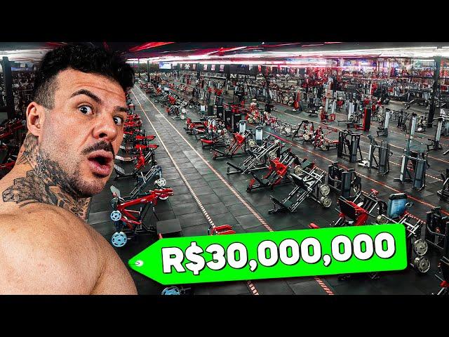 TREINEI NA ACADEMIA QUE CUSTOU R$30,000,000!!