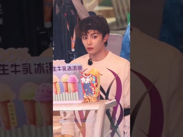 #丁禹兮 ：能不能邊播邊看？#shorts #全員加速中 #綜藝 #dingyuxi