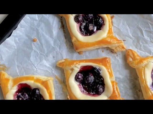 Recipe : Cream Cheese Blueberry Danish by nrlchyain