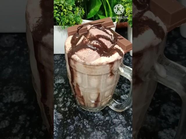 Most Delicious KitKat Chocolate  MilkShake#viral#shorts  #chocolate #shake