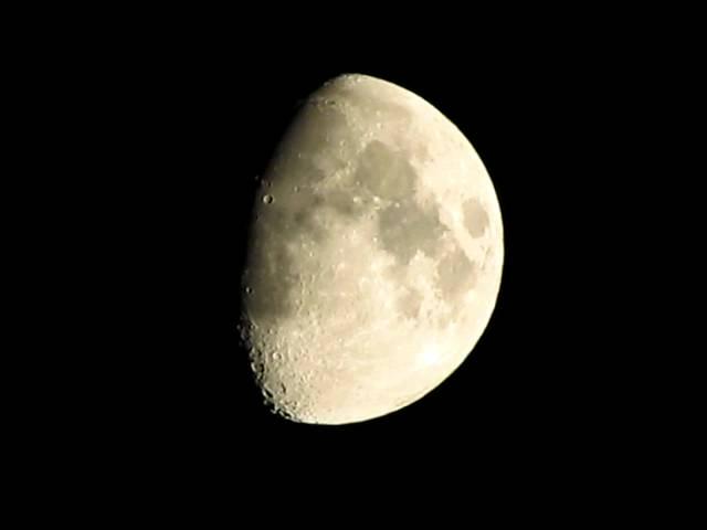 The Moon zoom in view, Baku, Azerbaijan. 26-Aug-2012 (Canon sx30 is)