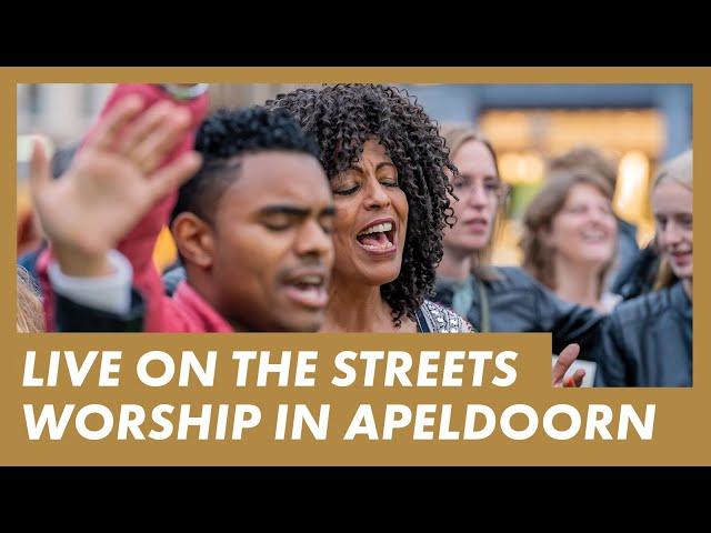 LIVE Presence Worship on the Streets in The Netherlands · APELDOORN, Marktplein · Worship Outreach