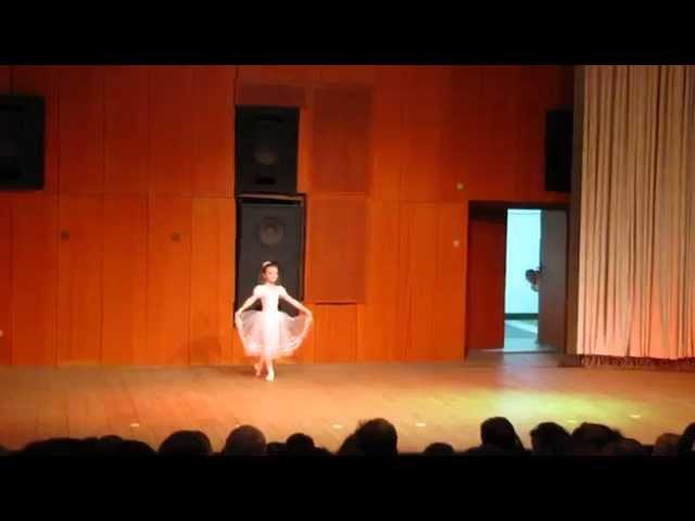 Monika, 8 y, La Fille mal gardee variation