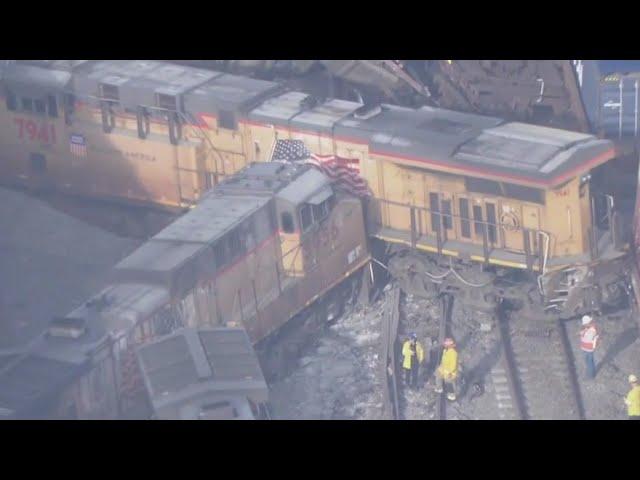 Trains derail, collide together in Carson