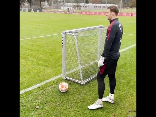 Manuel Neuer knows how to win a bet  | #shorts