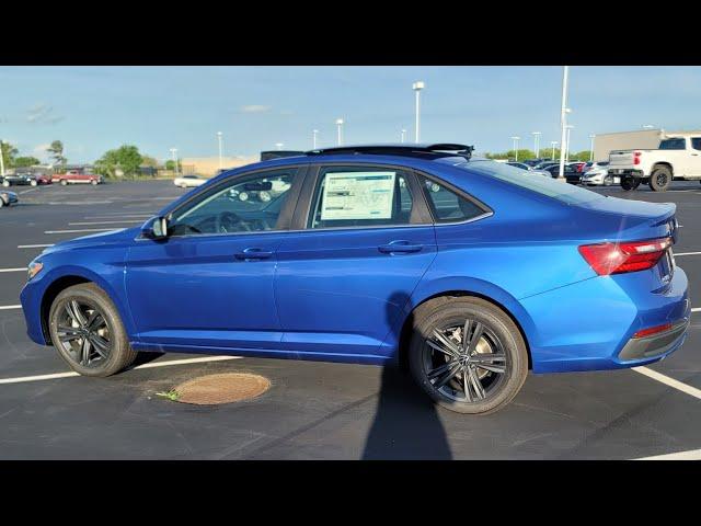 2022 VW Jetta SE w/Black Wheel Package 360° quick view 