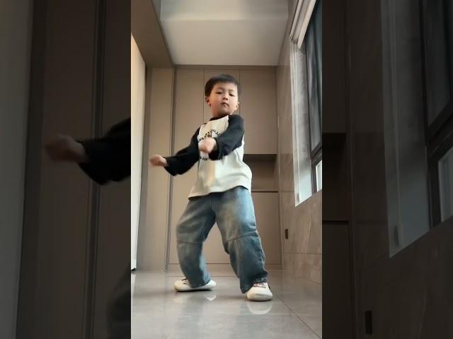 Lucky Baby - Jin Yao | He is doing his favorite thing!  #dance #Moveslikejagger #cute