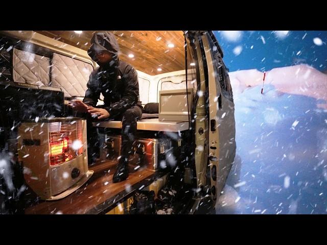 [Whiteout Panic]Car Camping in Heavy Snow with DIY Emergency Shelter.#Vatrer