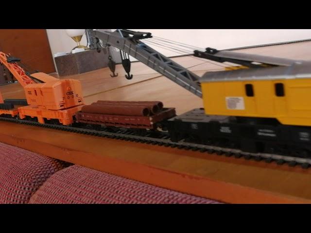 EMD SD 40 + cranes