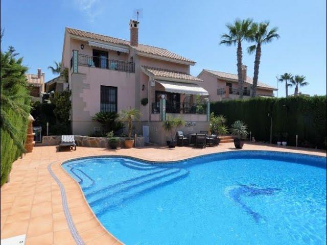 FABULOUS FRONTLINE VILA ON LA FINCA ALGORFA - LA FINCA GOLF RESORT Ref: 410568