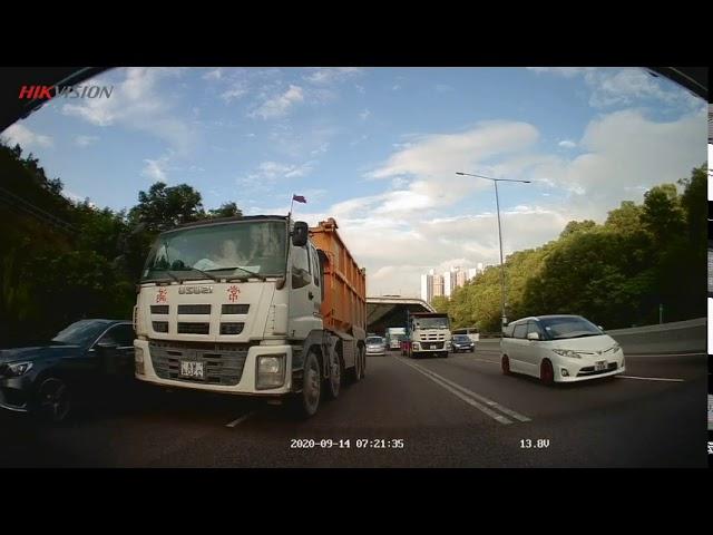 [車CAM直擊] 今早屯門公路意外真相：泥鬼睇唔順眼 Benz 佬 一野塞佢去食草